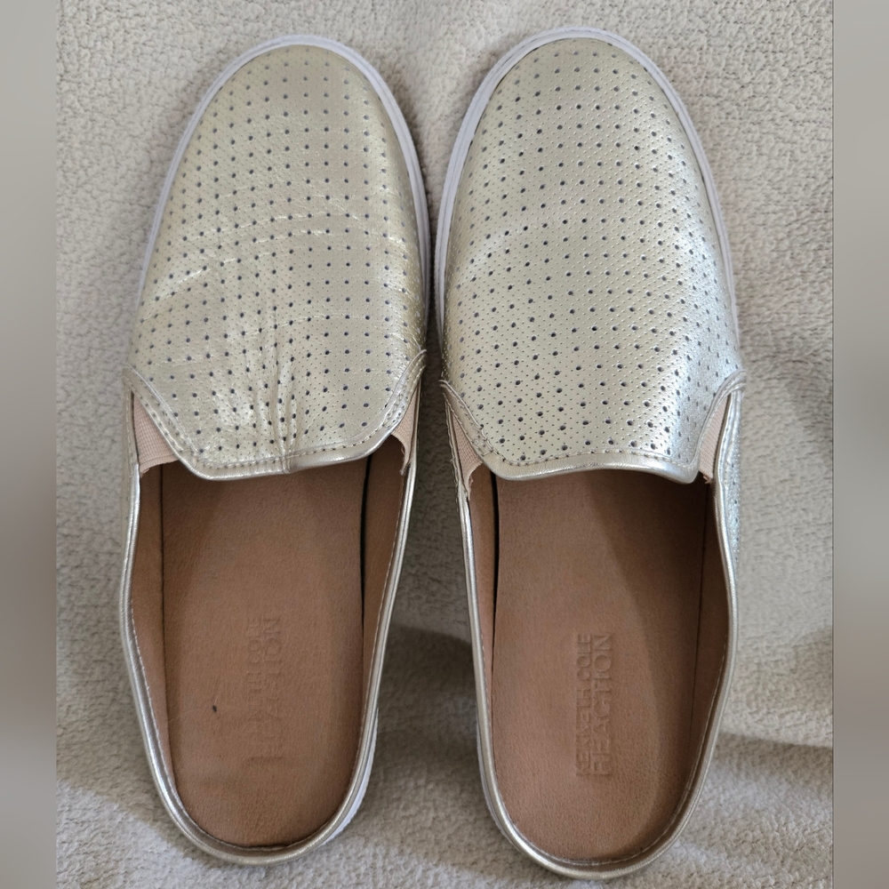 Kenneth Cole Reaction Gold Slides